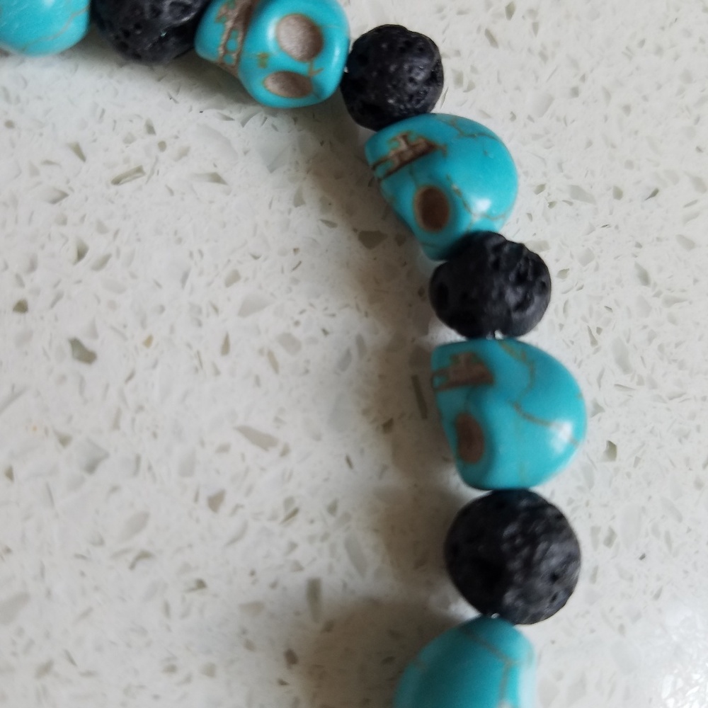 87RWD || Beaded Skull Bracelet